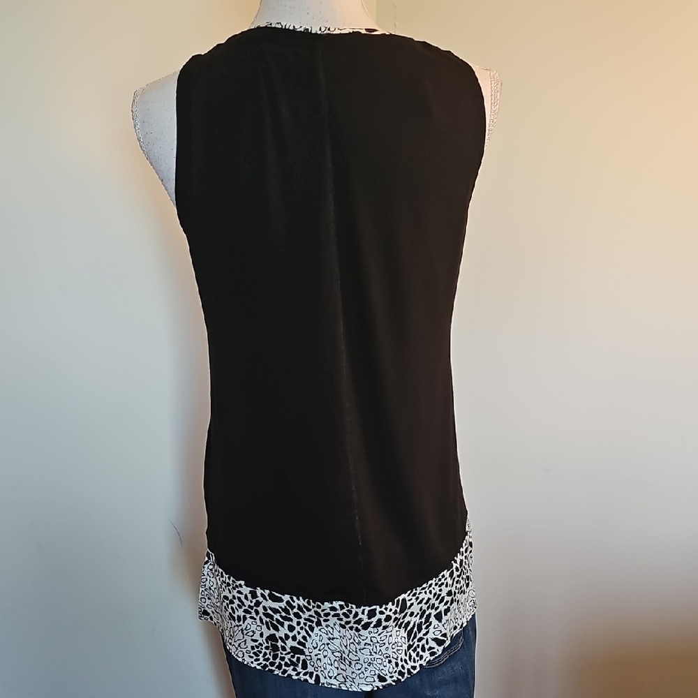 White House Black Market Black Tank Top with Pattern - Picture 4 of 6